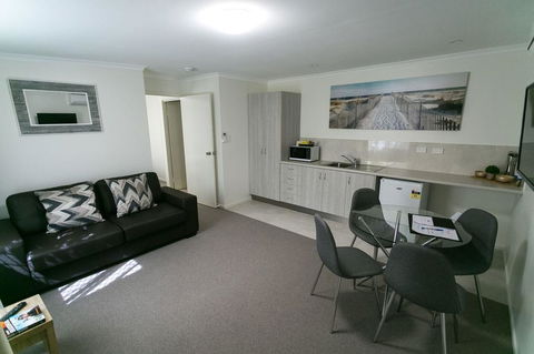Top Spot Motel - Tourism Townsville 3