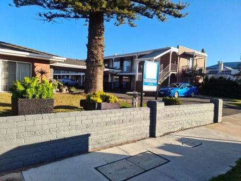 Town House Motor Inn - Tourism Townsville 2