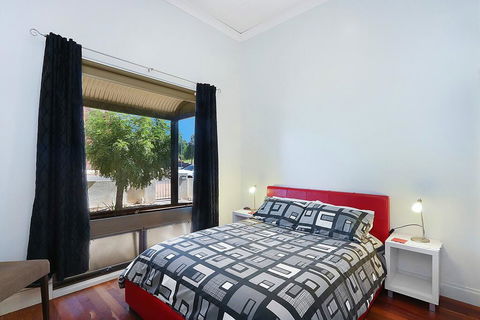 Townhouse 3 - Tourism Townsville 2