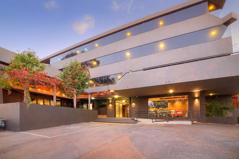 Townhouse Hotel - Tourism Townsville 3