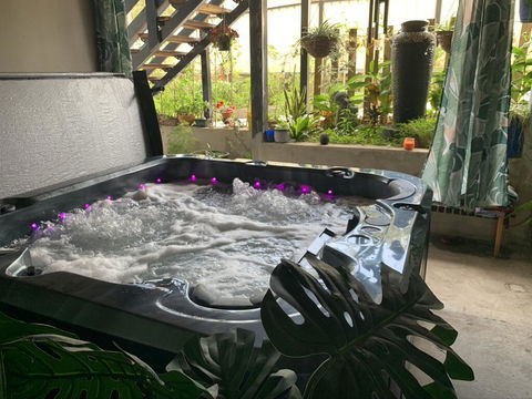 Tranquil Spa Retreat - Tourism Townsville 1