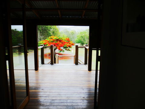 TRANQUILO BEACH HOUSE - Tourism Townsville 3