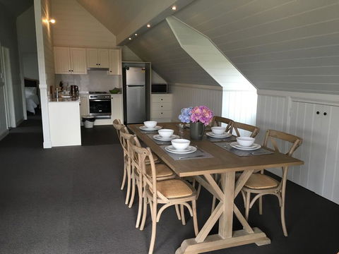 Travertines Wines Apartment - Tourism Townsville 0