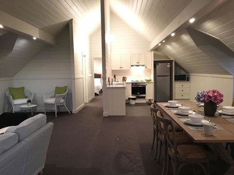 Travertines Wines Apartment - Tourism Townsville 3