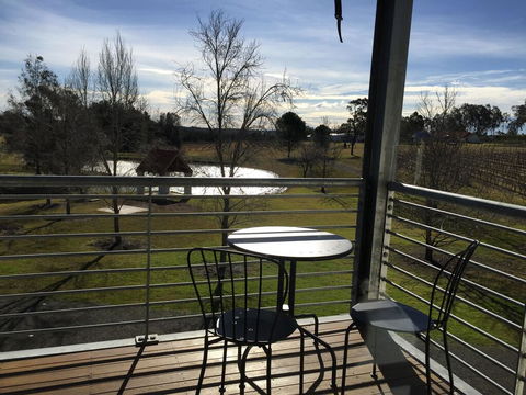 Travertines Wines Apartment - Tourism Townsville 1