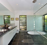 Trinity Beach Hideaway - Tourism Townsville