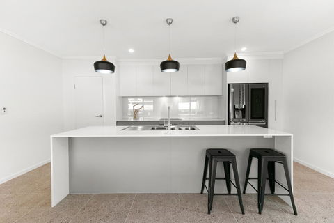 Tropical Beachside Oasis In Clifton Beach - Tourism Townsville 2
