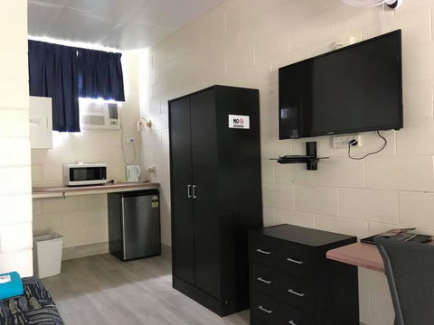 Tropical City Motor Inn - Tourism Townsville 1