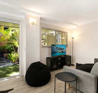 Tropical Townhouse With Two Courtyards and Pool - Tourism Townsville