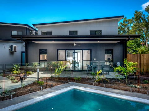 Tropicana Resort - Clifton Beach - Tourism Townsville 0