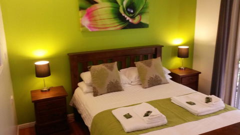 Turtle Reef Bed & Breakfast Cairns - Tourism Townsville 3