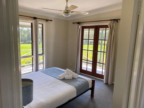 Twin Trees Country Cottages - Tourism Townsville 1