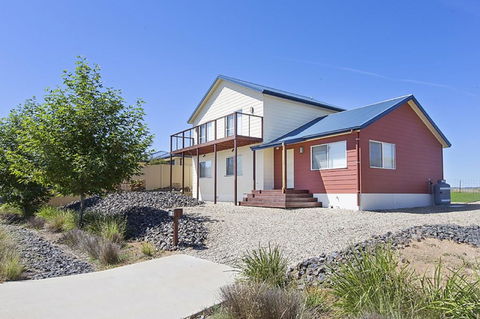 Twynam House - Jindabyne - Tourism Townsville 0
