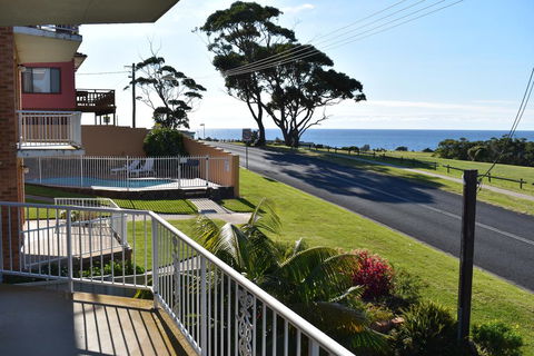 Unit 2, Ballingalla Apartments - Tourism Townsville 0
