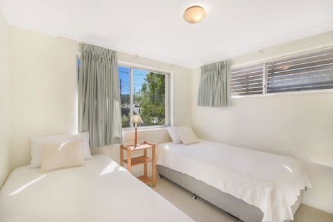 Unit 3 At 4 Pelican Street, Peregian Beach, Noosa Shire - Tourism Townsville 2