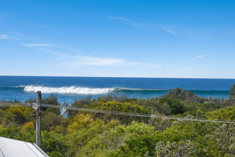Unit 3 At 4 Pelican Street, Peregian Beach, Noosa Shire - Tourism Townsville 0