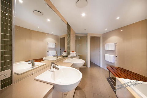 Unit 3 Loka Santi - Tourism Townsville 3
