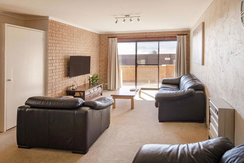 Unit 7 St Moritz - Tourism Townsville 1