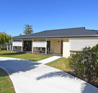Urangan Harbour Bungalow - Tourism Townsville