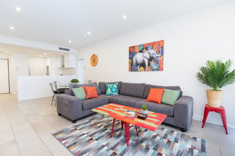 Urban Jungle! Executive Apartment In Heart Of CBD - Tourism Townsville 0
