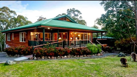 Valley View Luxury Retreat - Tourism Townsville 0