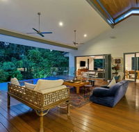 Veldree Palm Cove Rainforest ViewsPrivacyClose to the Beach and Restaurants - Tourism Townsville