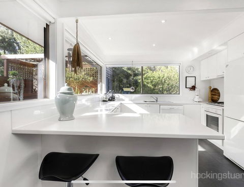Victorian Beach House - Tourism Townsville 0