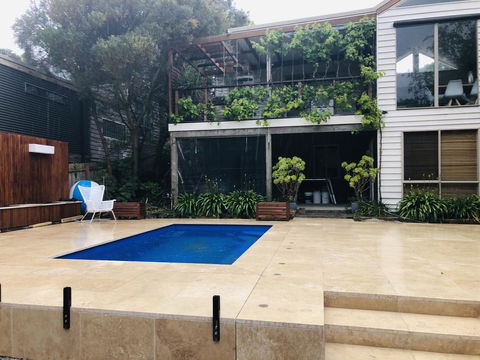 Victorian Beach House - Tourism Townsville 3
