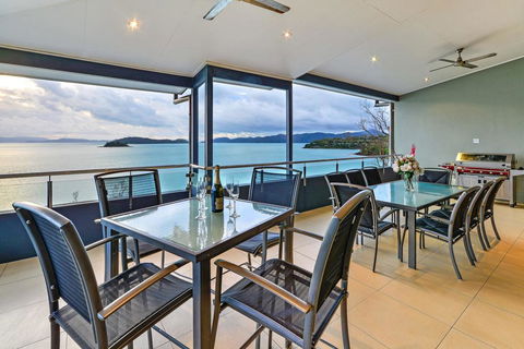 Villa 12 The Edge On Hamilton Island - Tourism Townsville 0