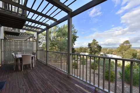 Villa 2br Grange Resort Condo Located Within Cypress Lakes Resort (nothing Is More Central) - Tourism Townsville 0