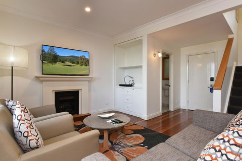 Villa 2br Grange Resort Condo Located Within Cypress Lakes Resort (nothing Is More Central) - Tourism Townsville 2