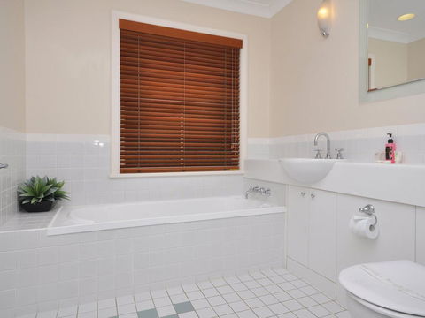 Villa 3br Vista Resort Condo Located Within Cypress Lakes Resort (nothing Is More Central) - Tourism Townsville 1