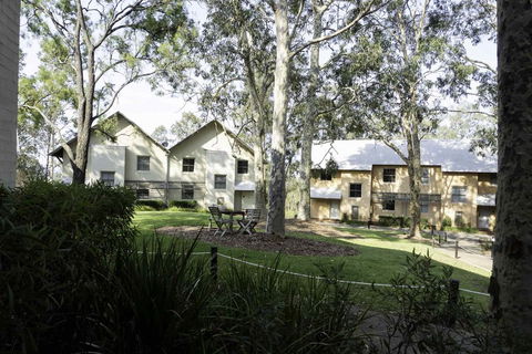 Villa Andante - Tourism Townsville 0