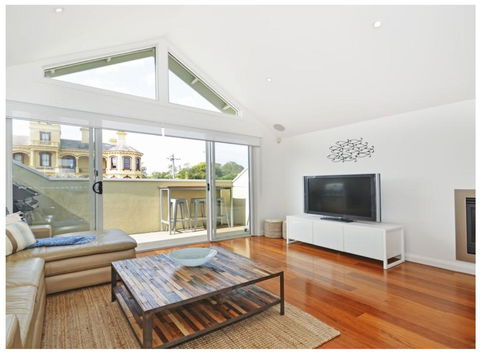 Villa By The Sea - Tourism Townsville 0