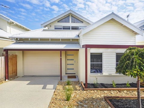 Villa By The Sea - Tourism Townsville 3