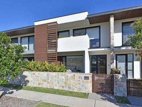 Villa Catania Waterside At Trinity Point - Tourism Townsville 0