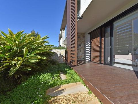 Villa Catania Waterside At Trinity Point - Tourism Townsville 2