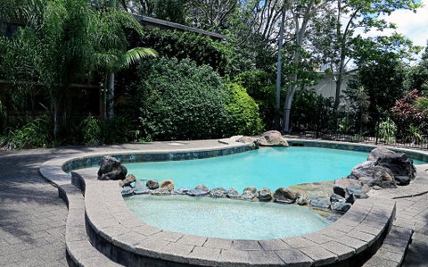 Villa Noosa Hotel - Tourism Townsville 2