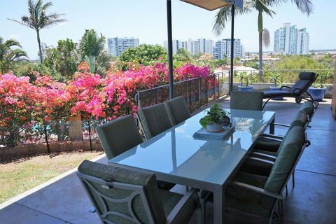 Villa With Views & Pool - Tourism Townsville 2