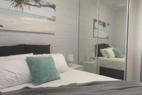 Walk To Lamberts Beach With Wi-fi And Netflix - Tourism Townsville 1