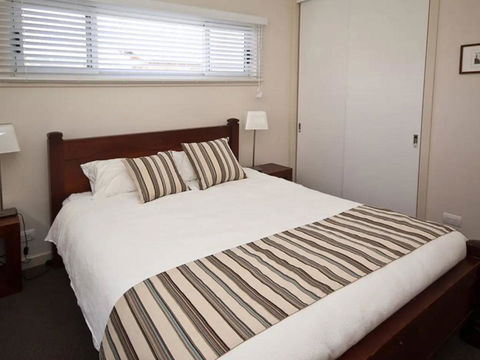 Wangi Lakehouse - Renovated Lake Macquarie Lakefront Location - Tourism Townsville 3