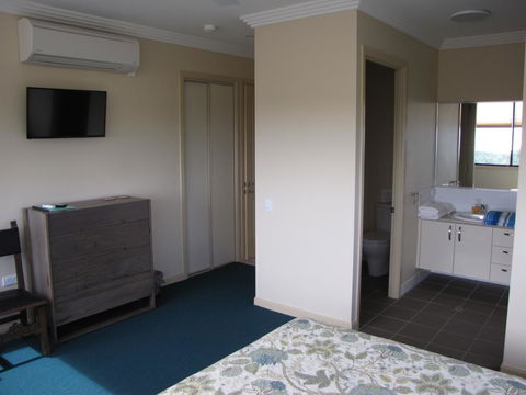 Warrawong Lodge - Tourism Townsville 1
