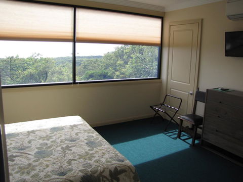 Warrawong Lodge - Tourism Townsville 2