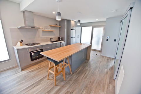 Waterfront Apartments - Tourism Townsville 1