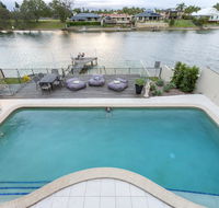 Waterfront Entertainer - Tourism Townsville
