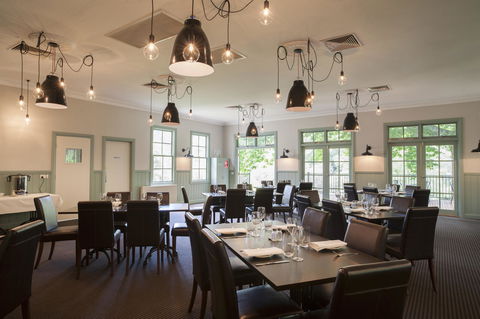 Oscar\'s On The Yarra - Tourism Townsville 5