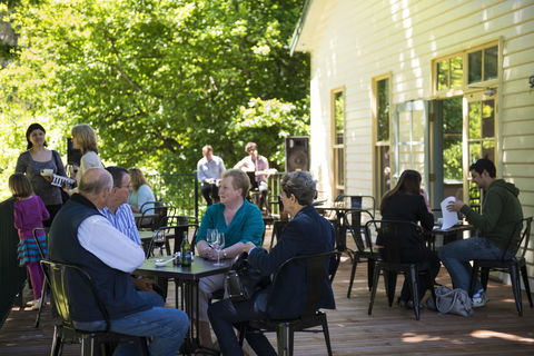 Oscar\'s On The Yarra - Tourism Townsville 10