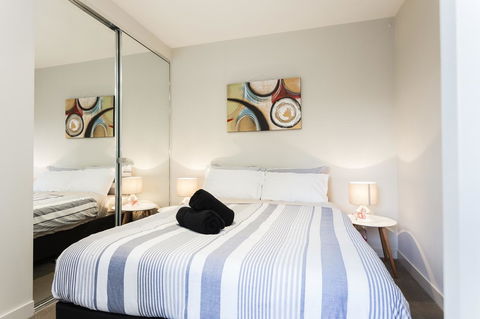 Complete Host 50 Claremont St Apartments - Tourism Townsville 15