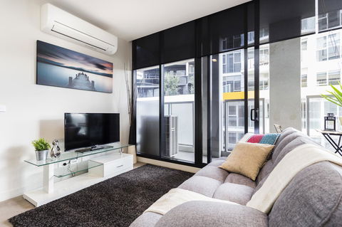Complete Host 50 Claremont St Apartments - Tourism Townsville 12