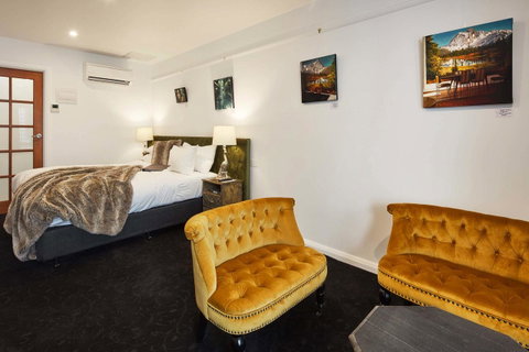Daylesford Art Motel - Tourism Townsville 13